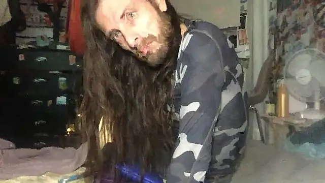 Snapshot of DownstairsSky chatting on 10-25-25, 03:58 DownstairsSky online show from 10-25-25, 03:58