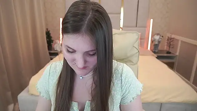 EmmyCharmm online show from 01-12-25, 09:40