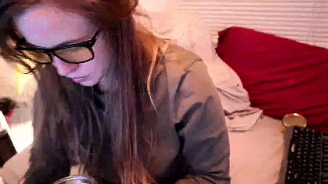 Snapshot of xxpixeyxx chatting on 12-03-25, 04:42 xxpixeyxx online show from 12-03-25, 04:42