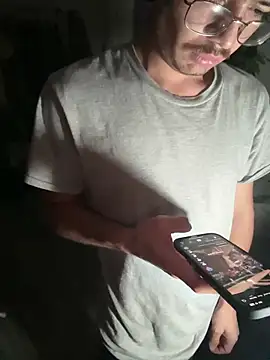 demonslayerr999 online show from 09-18-25, 11:01