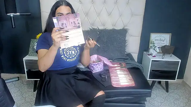 Snapshot of Andrys_ chatting on 02-20-25, 07:19 Andrys online show from 02-20-25, 07:19