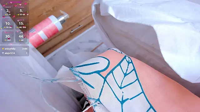 Snapshot of samantha_x_s chatting on 12-29-24, 01:45 samantha x s online show from 12-29-24, 01:45