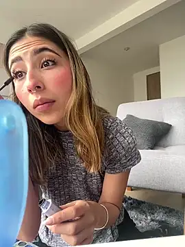 Snapshot of Ameellie chatting on 03-04-25, 02:10 Ameellie online show from 03-04-25, 02:10