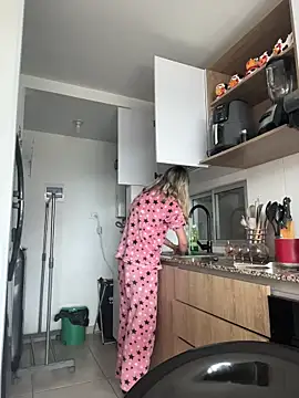 Snapshot of Ameellie chatting on 10-11-25, 04:16 Ameellie online show from 10-11-25, 04:16