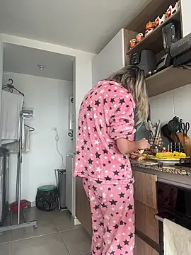 Ameellie online show from 03-25-26, 01:50