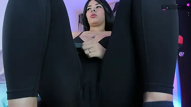 Mia depp online show from 02-24-25, 10:58