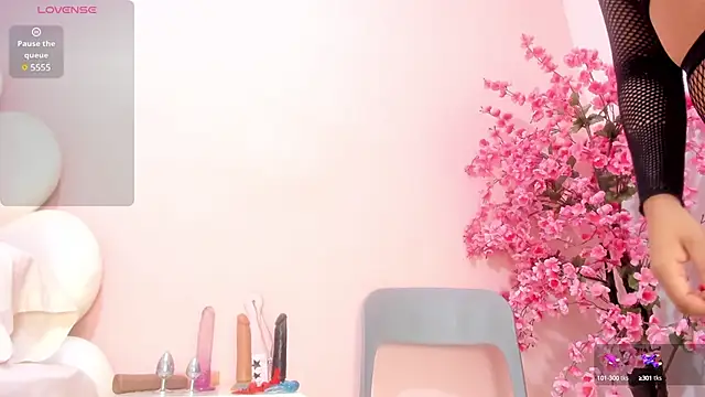 Letizia West  online show from 01-19-25, 08:18