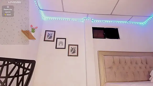 Snapshot of Letizia_West_ chatting on 09-09-25, 05:51 Letizia West online show from 09-09-25, 05:51