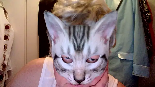 Snapshot of Sigorius chatting on 01-12-26, 02:39 Sigorius online show from 01-12-26, 02:39