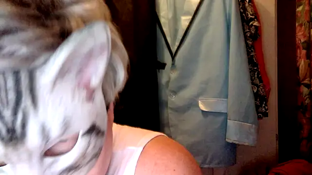 Snapshot of Sigorius chatting on 02-15-26, 11:45 Sigorius online show from 02-15-26, 11:45