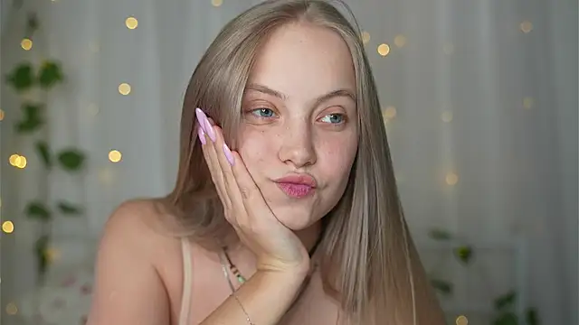 Snapshot of _Appr0ved_ chatting on 12-03-24, 02:38 Appr0ved online show from 12-03-24, 02:38