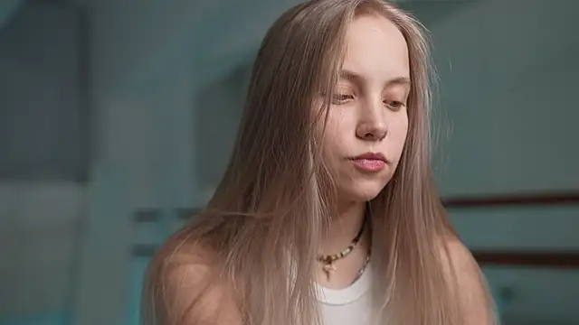 Snapshot of _Appr0ved_ chatting on 12-19-24, 02:57 Appr0ved online show from 12-19-24, 02:57