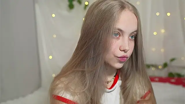 Snapshot of _Appr0ved_ chatting on 12-22-24, 08:05 Appr0ved online show from 12-22-24, 08:05