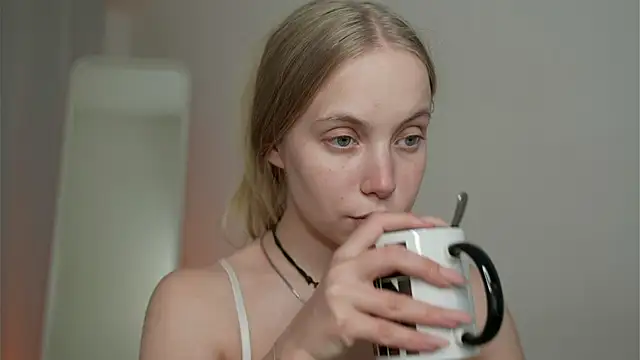 Snapshot of _Appr0ved_ chatting on 02-13-25, 04:07 Appr0ved online show from 02-13-25, 04:07