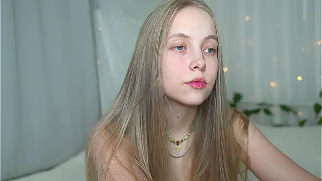 Snapshot of _Appr0ved_ chatting on 03-21-25, 03:13 Appr0ved online show from 03-21-25, 03:13