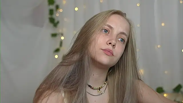 Snapshot of _Appr0ved_ chatting on 09-21-25, 08:27 Appr0ved online show from 09-21-25, 08:27