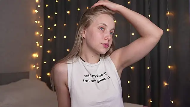 Snapshot of _Appr0ved_ chatting on 09-26-25, 05:28 Appr0ved online show from 09-26-25, 05:28