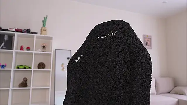 Snapshot of _Appr0ved_ chatting on 10-10-25, 11:53 Appr0ved online show from 10-10-25, 11:53