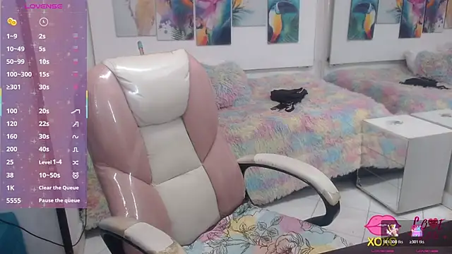 Snapshot of alegriamartinez chatting on 11-23-25, 12:21 alegriamartinez online show from 11-23-25, 12:21