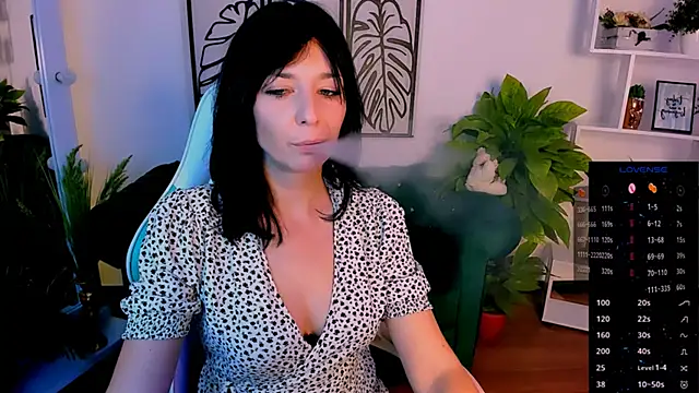 Snapshot of _Kelly__ chatting on 09-13-25, 10:48 Kelly online show from 09-13-25, 10:48