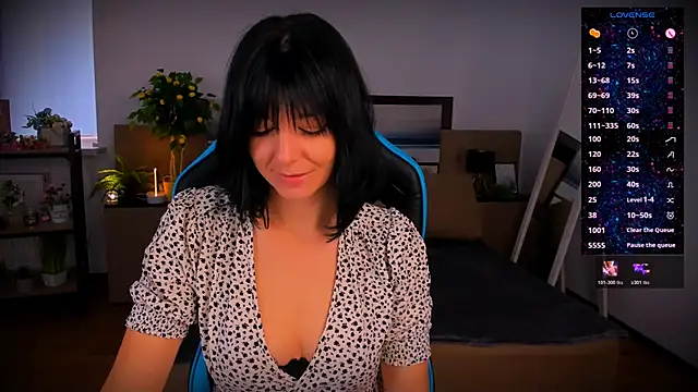 Snapshot of _Kelly__ chatting on 10-22-25, 06:02 Kelly online show from 10-22-25, 06:02