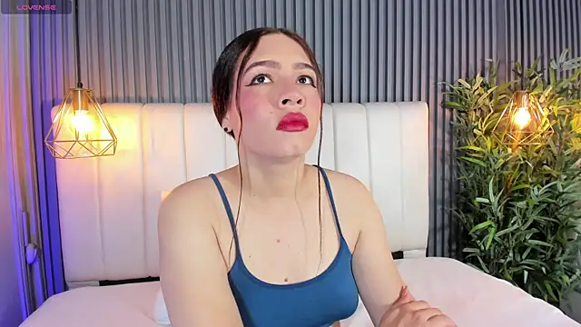 Snapshot of SaraRiley chatting on 02-13-26, 09:00 SaraRiley online show from 02-13-26, 09:00