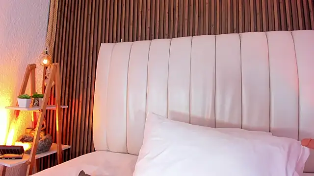 Snapshot of SaraRiley chatting on 02-24-26, 11:03 SaraRiley online show from 02-24-26, 11:03