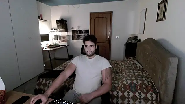 Snapshot of Alexox02 chatting on 12-12-24, 07:48 Alexox02 online show from 12-12-24, 07:48