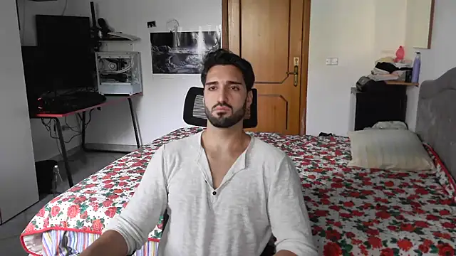 Snapshot of Alexox02 chatting on 10-25-25, 02:24 Alexox02 online show from 10-25-25, 02:24