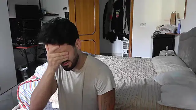 Snapshot of Alexox02 chatting on 11-17-25, 12:33 Alexox02 online show from 11-17-25, 12:33