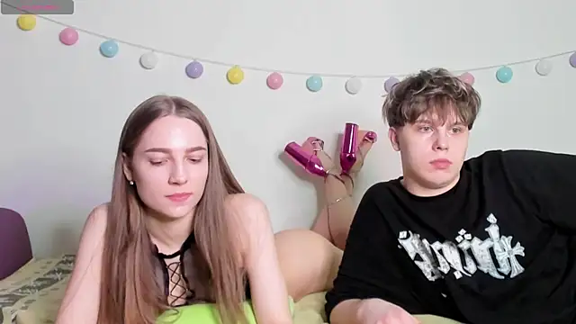 Snapshot of Emily_and_Ilumi chatting on 01-30-25, 08:10 Emily and Ilumi online show from 01-30-25, 08:10