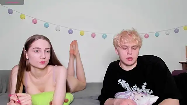 Emily and Ilumi online show from 03-03-25, 05:39