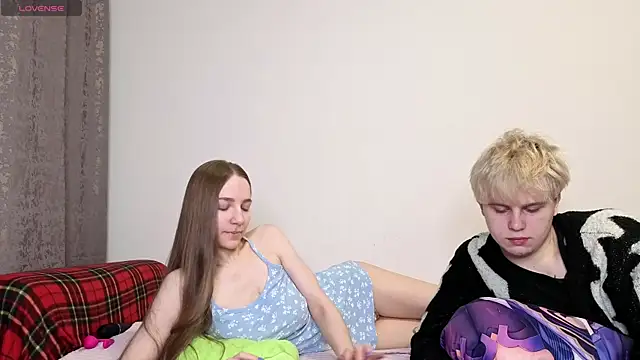 Emily and Ilumi online show from 03-01-26, 06:32