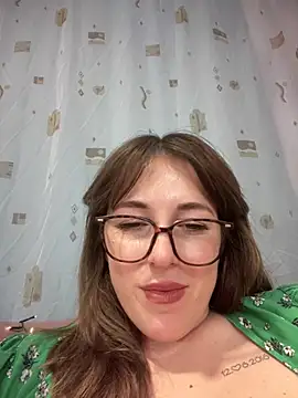 Snapshot of MommmyYummy chatting on 12-26-24, 06:12 MommmyYummy online show from 12-26-24, 06:12