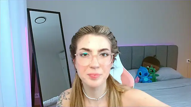 Mrs Tory online show from 12-22-24, 09:22