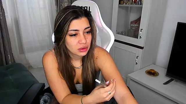 Snapshot of EveEvian chatting on 02-03-25, 01:19 EveEvian online show from 02-03-25, 01:19