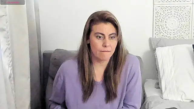 Snapshot of V_monse chatting on 11-20-25, 11:26 V monse online show from 11-20-25, 11:26