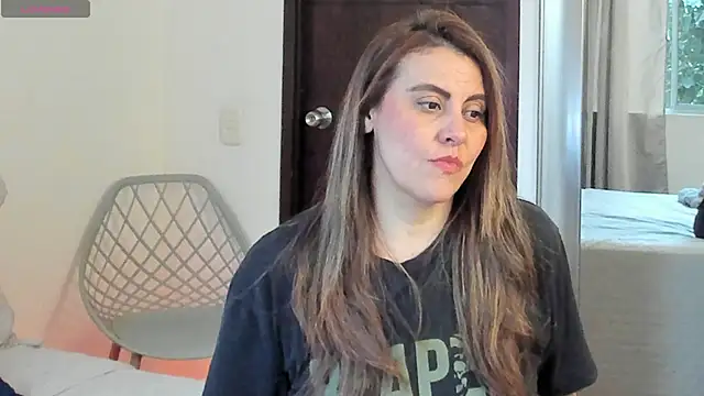 Snapshot of V_monse chatting on 06-02-26, 10:45 V monse online show from 06-02-26, 10:45