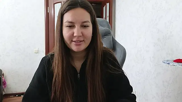 Snapshot of Nelly_Fischer chatting on 01-08-25, 08:27 Nelly Fischer online show from 01-08-25, 08:27