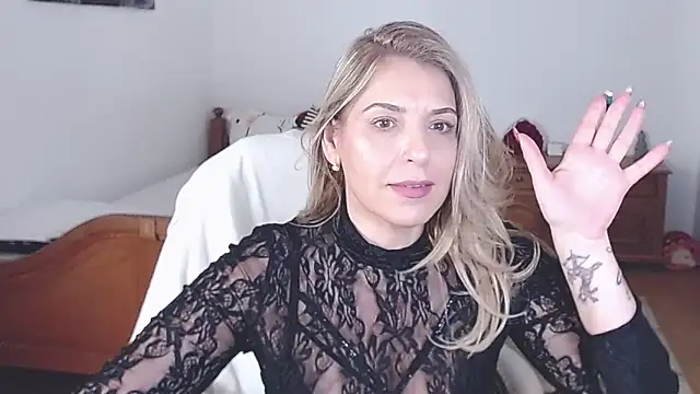 Snapshot of evamaria2024 chatting on 02-14-25, 11:10 evamaria2024 online show from 02-14-25, 11:10