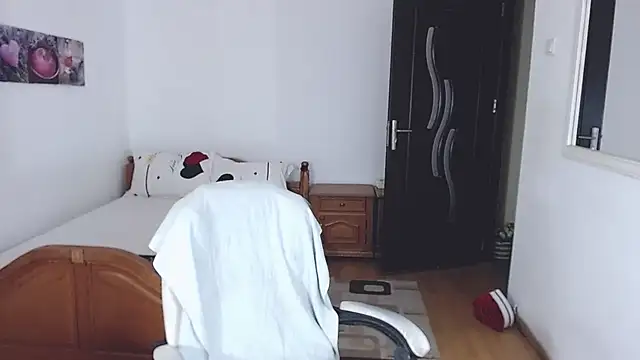 Snapshot of evamaria2024 chatting on 10-10-25, 08:13 evamaria2024 online show from 10-10-25, 08:13