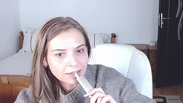 Snapshot of evamaria2024 chatting on 10-21-25, 10:27 evamaria2024 online show from 10-21-25, 10:27