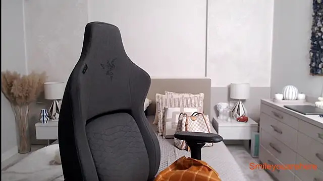 Smileyouarehere online show from 09-28-25, 03:12