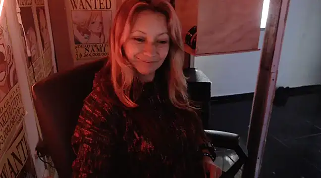 Snapshot of Paulita_x3 chatting on 02-14-25, 04:52 Paulita x3 online show from 02-14-25, 04:52