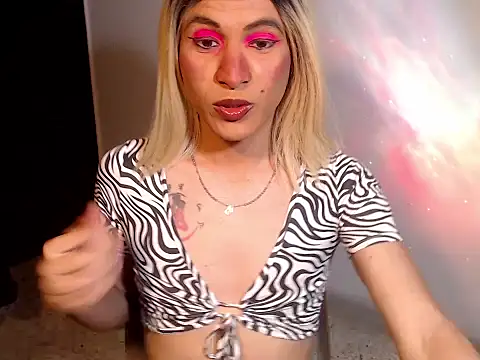 HugeDanex online show from 11-18-25, 03:34