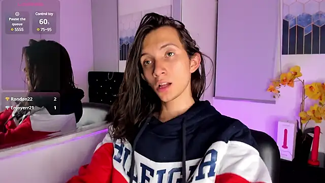 Snapshot of Feniix__ chatting on 01-09-25, 06:17 Feniix online show from 01-09-25, 06:17