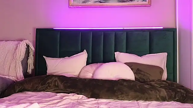 JoanneGG online show from 02-18-25, 01:22