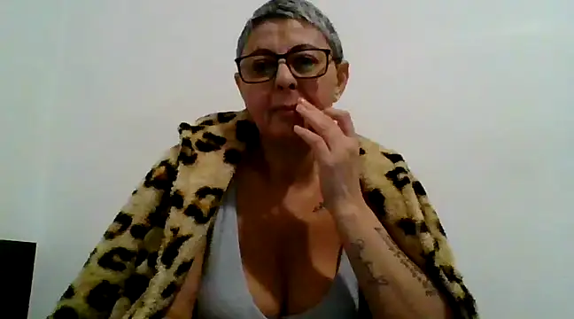 roseblak42 online show from 02-15-25, 06:01