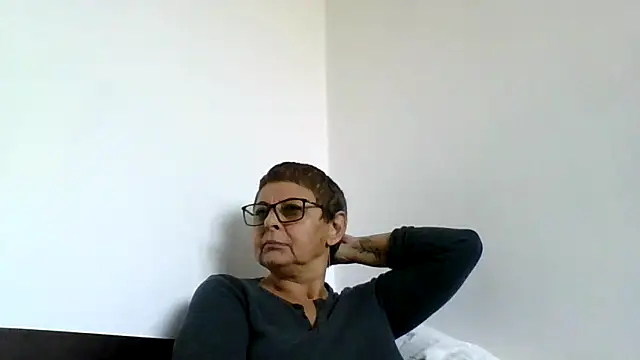 roseblak42 online show from 10-16-25, 02:18