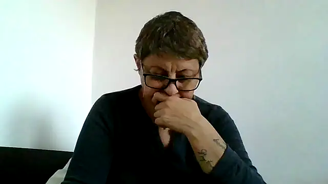 roseblak42 online show from 11-03-25, 02:18